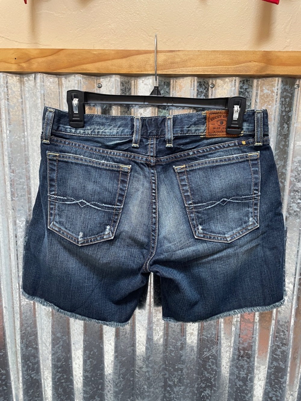 Lucky Brand Riley Short - Picture 3 of 9